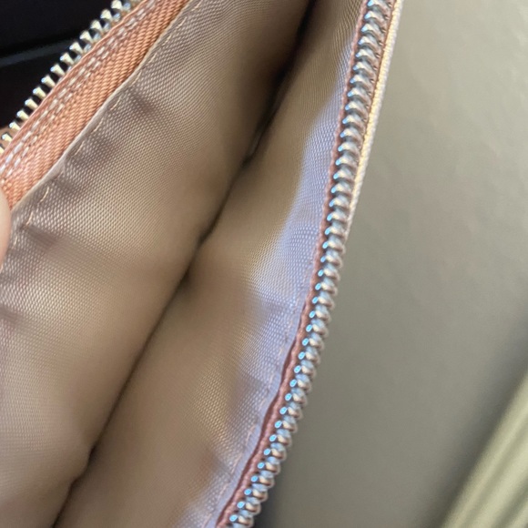 ❤️KENDRA SCOTT POUCH❤️ - Picture 4 of 4